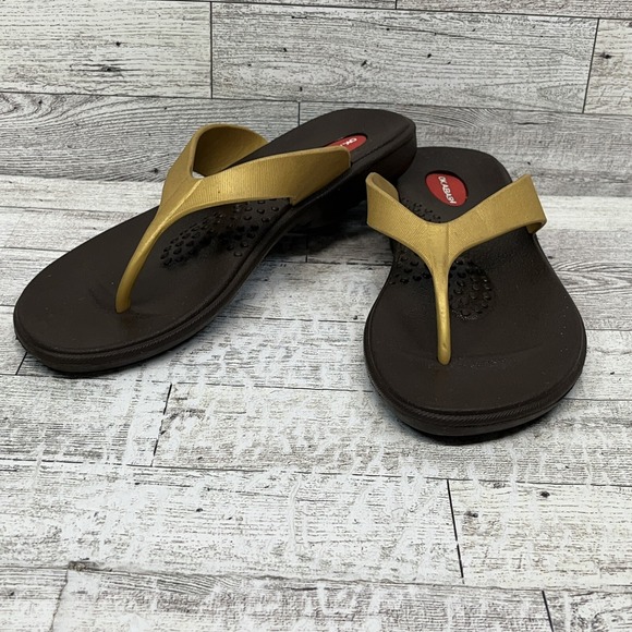 Okabashi Brown Gold Waterproof Thongs Slides Flip Flops Women's Size Medium US 6 - Picture 1 of 10